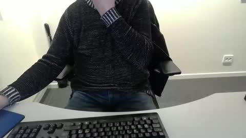 Snapshot of buggemann chatting on 12/18/25, 04:40 buggemann online show from 12/18/25, 04:40