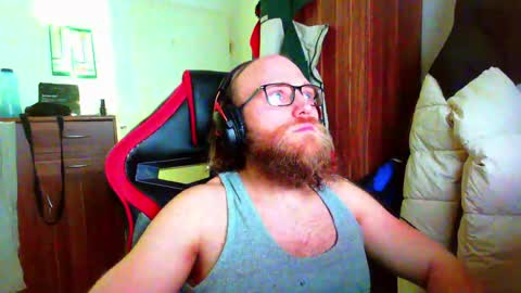 Snapshot of buhalteris chatting on 05/18/26, 10:59 Lukas online show from 05/18/26, 10:59
