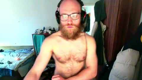 Snapshot of buhalteris chatting on 05/28/26, 05:27 Lukas online show from 05/28/26, 05:27