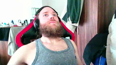 Snapshot of buhalteris chatting on 06/13/26, 03:32 Lukas online show from 06/13/26, 03:32