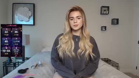 Snapshot of buitifulblonde chatting on 10/08/25, 06:27 buitifulblonde online show from 10/08/25, 06:27