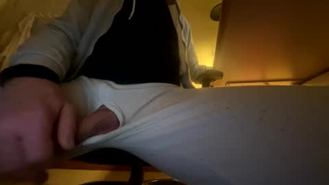 Snapshot of bulkyboners chatting on 01/01/25, 10:03 ejaculation for 250 online show from 01/01/25, 10:03