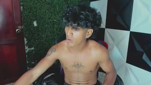 Snapshot of bull_cam chatting on 10/07/25, 06:16 bull_cam online show from 10/07/25, 06:16