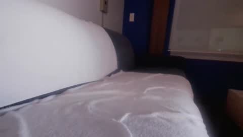 bull_otter online show from 09/11/25, 03:28