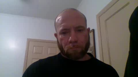 Snapshot of bulldogg86 chatting on 10/31/25, 01:17 bulldogg86 online show from 10/31/25, 01:17