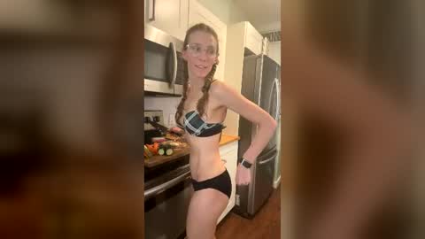 Bumblebee Bat Girl athletic fit smalltits skinny natural online show from 07/12/26, 05:04