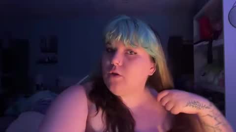 Snapshot of bumblebeebuzzer chatting on 02/14/25, 12:51 bumblebeebuzzer online show from 02/14/25, 12:51