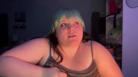 Snapshot of bumblebeebuzzer chatting on 02/15/25, 02:58 bumblebeebuzzer online show from 02/15/25, 02:58