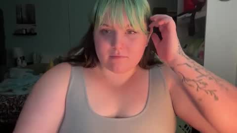 Snapshot of bumblebeebuzzer chatting on 02/22/25, 11:57 bumblebeebuzzer online show from 02/22/25, 11:57