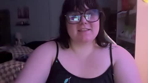 Snapshot of bumblebeebuzzer chatting on 02/28/25, 03:15 bumblebeebuzzer online show from 02/28/25, 03:15