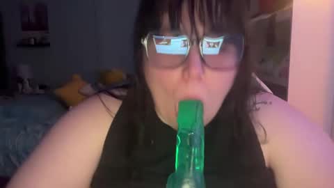 Snapshot of bumblebeebuzzer chatting on 02/28/25, 06:21 bumblebeebuzzer online show from 02/28/25, 06:21