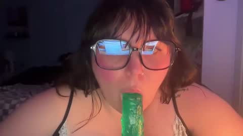 Snapshot of bumblebeebuzzer chatting on 03/02/25, 05:33 bumblebeebuzzer online show from 03/02/25, 05:33