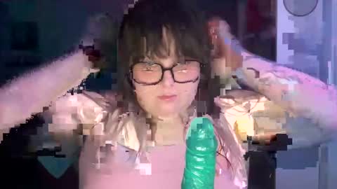 Snapshot of bumblebeebuzzer chatting on 03/11/25, 02:54 bumblebeebuzzer online show from 03/11/25, 02:54