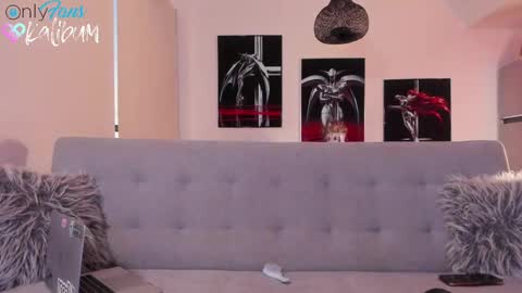 Snapshot of bumbum_kalibum chatting on 09/30/25, 10:15 Ivan online show from 09/30/25, 10:15