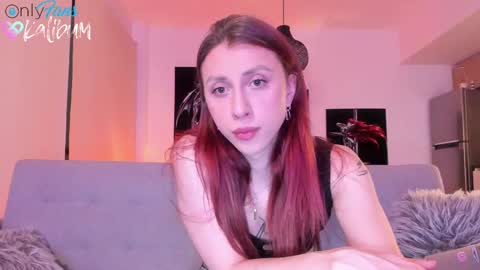 Snapshot of bumbum_kalibum chatting on 10/17/25, 01:42 Ivan online show from 10/17/25, 01:42