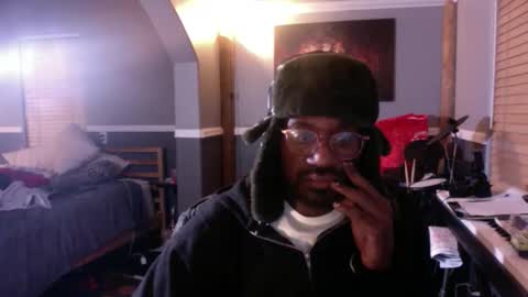 Snapshot of bungalowentertainment chatting on 11/28/25, 06:38 Bungalow Entertainment online show from 11/28/25, 06:38