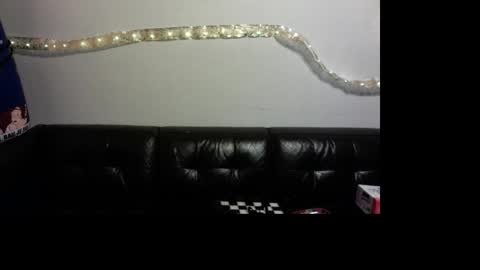 Snapshot of bungalowentertainment chatting on 12/15/25, 12:04 Bungalow Entertainment online show from 12/15/25, 12:04