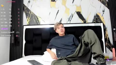 bunny online show from 12/04/24, 03:43