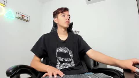 bunny online show from 11/03/25, 12:28