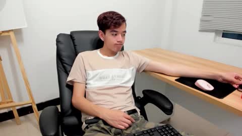 Snapshot of bunny_maxxi chatting on 11/27/25, 12:40 bunny online show from 11/27/25, 12:40