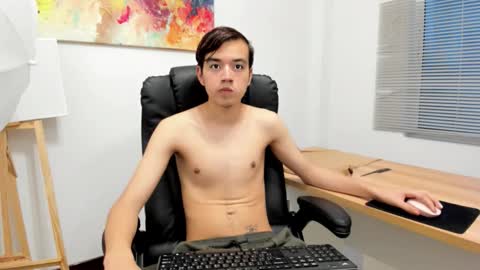 Snapshot of bunny_maxxi chatting on 12/20/25, 12:12 bunny online show from 12/20/25, 12:12