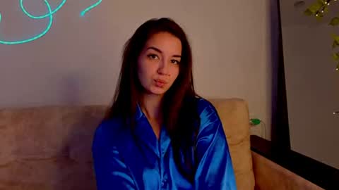 Snapshot of bunny_molly1 chatting on 07/15/26, 06:29 Molly online show from 07/15/26, 06:29