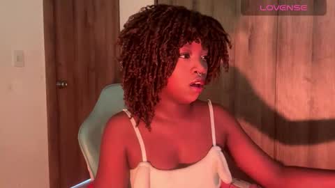 Snapshot of bunny_secrets chatting on 10/16/25, 03:35 Isa online show from 10/16/25, 03:35