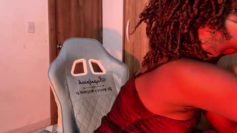 Isa online show from 11/24/25, 11:04