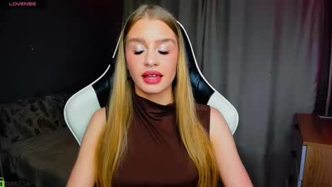 Snapshot of bunny_wetty chatting on 11/04/25, 06:40 ruslana online show from 11/04/25, 06:40