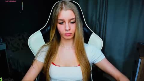 Snapshot of bunny_wetty chatting on 11/11/25, 06:52 ruslana online show from 11/11/25, 06:52