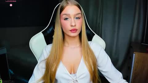 Snapshot of bunny_wetty chatting on 11/23/25, 05:24 ruslana online show from 11/23/25, 05:24