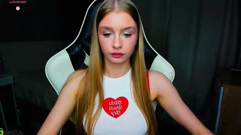 Snapshot of bunny_wetty chatting on 11/28/25, 05:59 ruslana online show from 11/28/25, 05:59