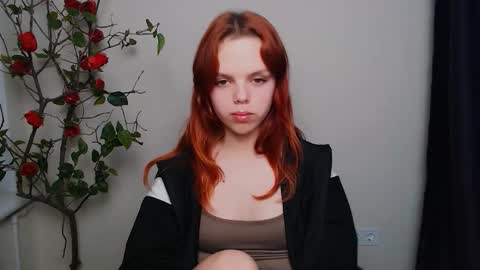 Snapshot of bunnybloom_ chatting on 11/17/25, 10:15 Ariel online show from 11/17/25, 10:15