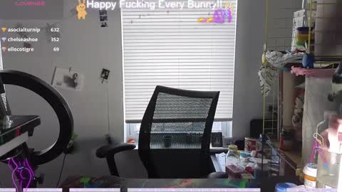 Snapshot of bunnycheekz chatting on 12/04/24, 06:06 Tokki bunny online show from 12/04/24, 06:06