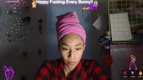 Snapshot of bunnycheekz chatting on 01/06/25, 10:05 Tokki bunny online show from 01/06/25, 10:05