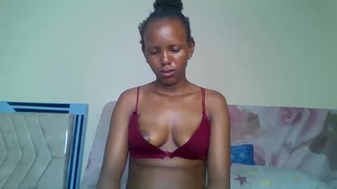 Snapshot of bunnydiva_ chatting on 11/06/25, 07:37 bunnydiva_ online show from 11/06/25, 07:37