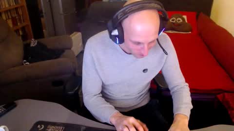 Gnther online show from 10/28/25, 02:59