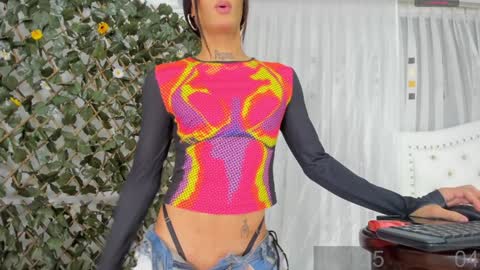 Angela Santini online show from 02/05/25, 04:37