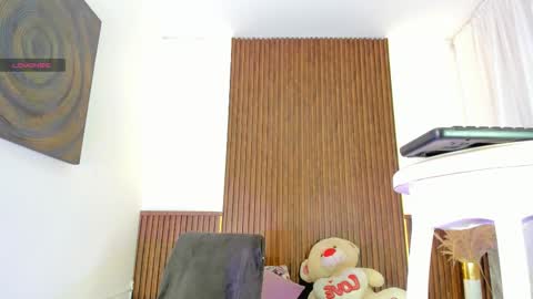 Angela Santini online show from 09/26/25, 05:22