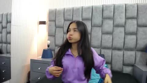 Snapshot of bunnywhite21 chatting on 09/23/25, 06:22 bunny online show from 09/23/25, 06:22