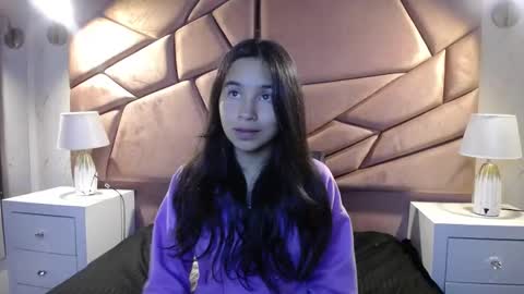 Snapshot of bunnywhite21 chatting on 10/18/25, 07:03 bunny online show from 10/18/25, 07:03