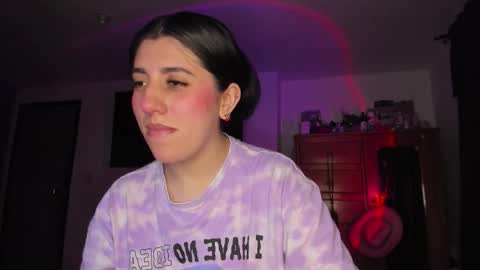 Snapshot of bunnyy09 chatting on 10/17/25, 02:04 Jess online show from 10/17/25, 02:04