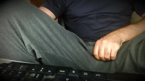 Hairy Arabian online show from 10/13/25, 05:46