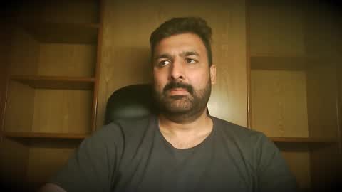 Hairy Arabian online show from 10/21/25, 04:24