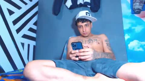 Snapshot of burningboyy chatting on 11/27/25, 10:28 independiente online show from 11/27/25, 10:28