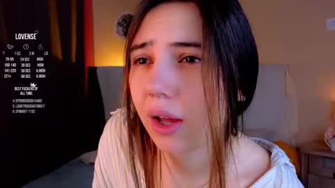 Snapshot of burnletitallburn chatting on 09/16/25, 03:07 Jessica online show from 09/16/25, 03:07