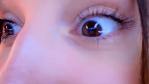 Snapshot of burnletitallburn chatting on 10/03/25, 03:25 Jessica online show from 10/03/25, 03:25