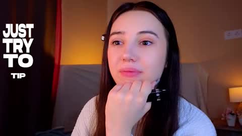 Snapshot of burnletitallburn chatting on 10/07/25, 03:04 Jessica online show from 10/07/25, 03:04