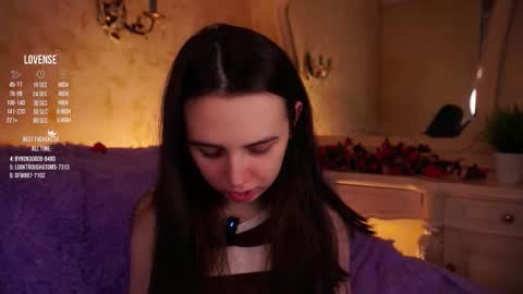 Snapshot of burnletitallburn chatting on 10/29/25, 03:20 Jessica online show from 10/29/25, 03:20