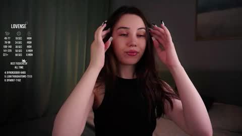 Snapshot of burnletitallburn chatting on 11/27/25, 03:52 Jessica online show from 11/27/25, 03:52